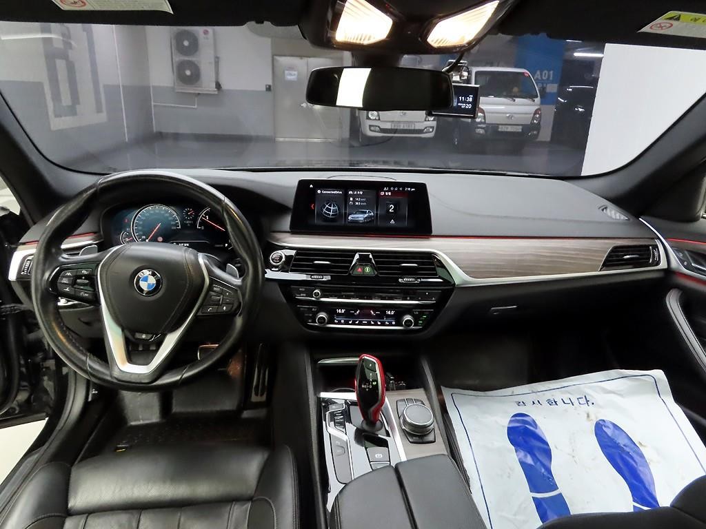 BMW 5시리즈 5시리즈 (G30) 520d xDrive M 스포츠 플러스 이미지 7