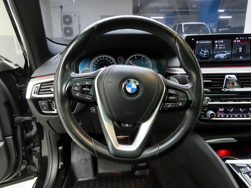 BMW 5시리즈 5시리즈 (G30) 520d xDrive M 스포츠 플러스 이미지 8