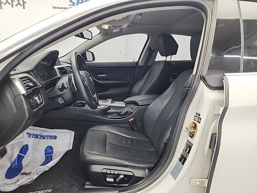 BMW 4시리즈 4시리즈 (F32) 420d 그란쿠페 럭셔리 이미지 11
