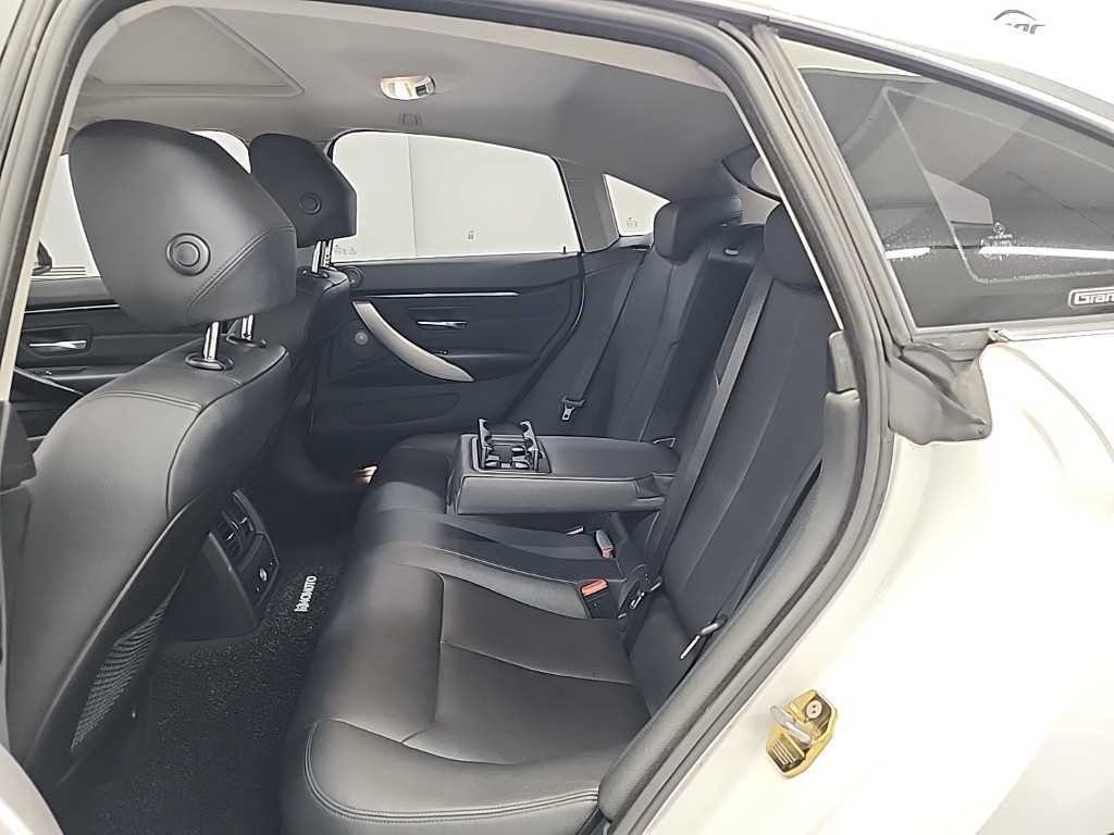 BMW 4시리즈 4시리즈 (F32) 420d 그란쿠페 럭셔리 이미지 12