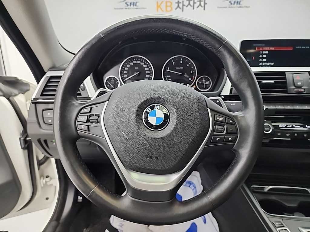 BMW 4시리즈 4시리즈 (F32) 420d 그란쿠페 럭셔리 이미지 9