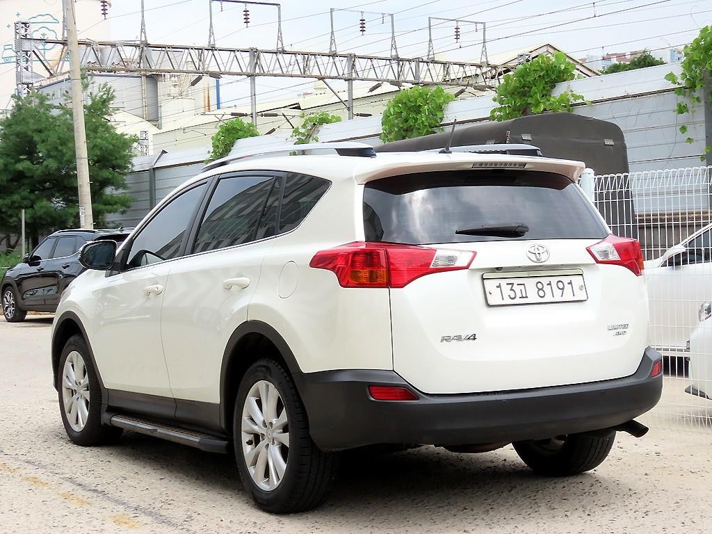 토요타 라브4 2.5 4WD 이미지 3