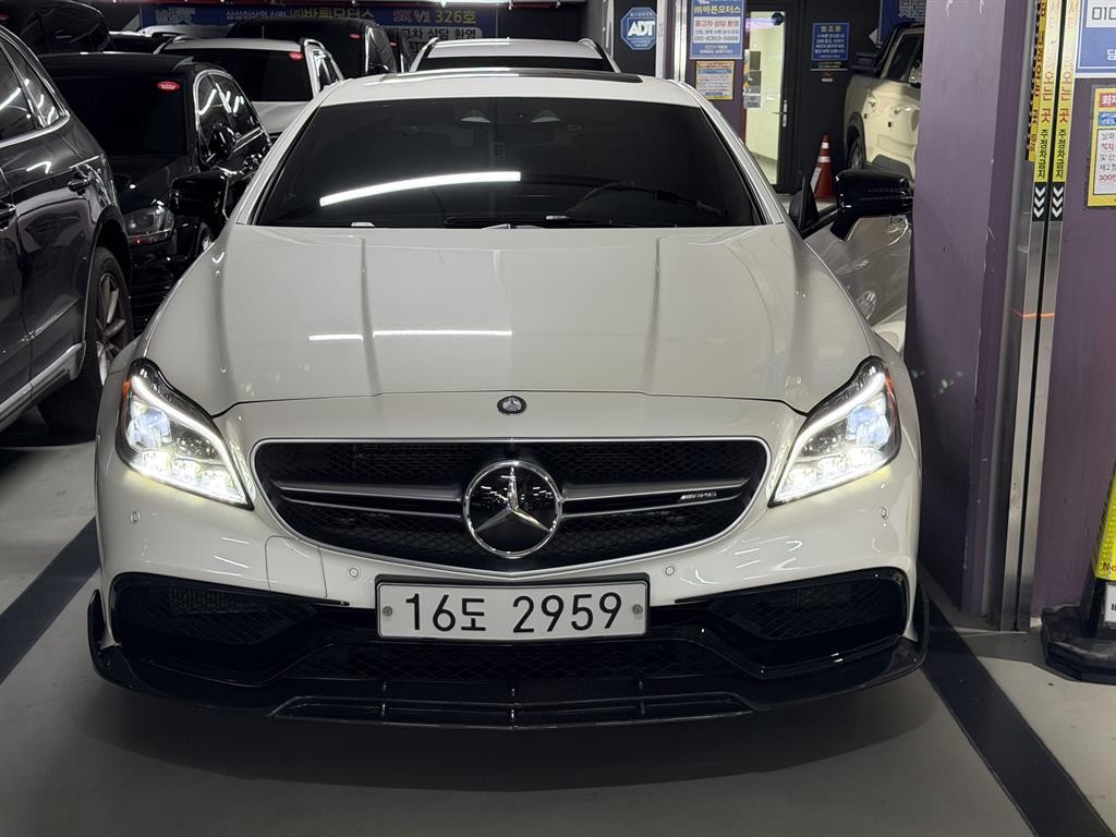 벤츠 CLS 클래스 CLS클래스 W218 CLS 63 S AMG 4MATIC 이미지 1