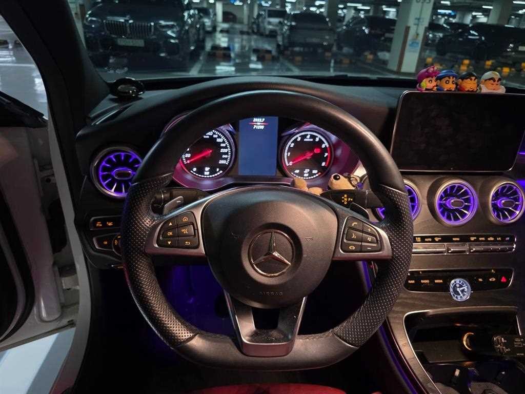 벤츠 C 클래스 C클래스 W205 C200 4MATIC 익스클루시브 이미지 5