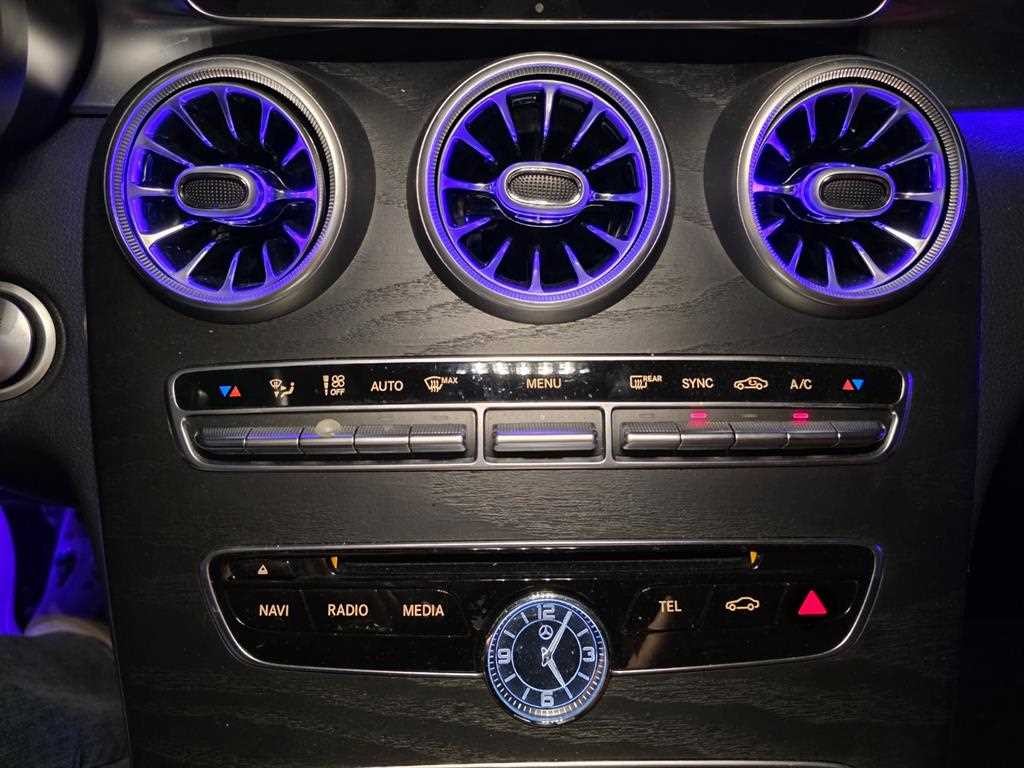 벤츠 C 클래스 C클래스 W205 C200 4MATIC 익스클루시브 이미지 6