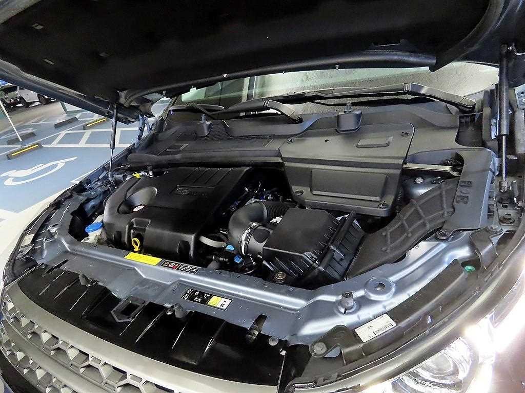 랜드로버 디스커버리 스포츠 2.0 TD4 SE(150마력) 이미지 19