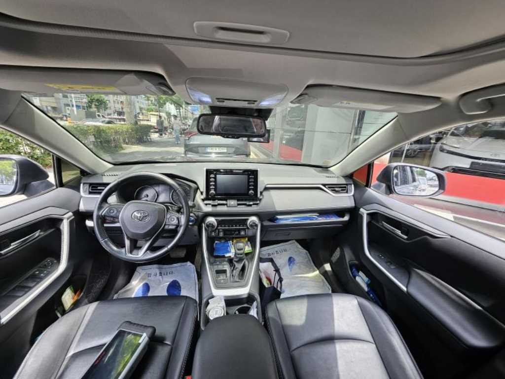 토요타 라브4 RAV4(5세대) 2.5 2WD 하이브리드 이미지 3