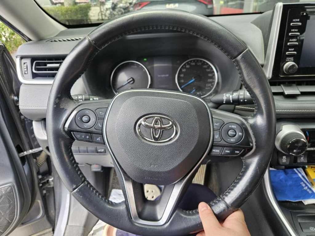토요타 라브4 RAV4(5세대) 2.5 2WD 하이브리드 이미지 6