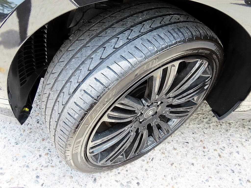 랜드로버 레인지로버 벨라 3.0 D300 R-다이나믹 HSE 이미지 20