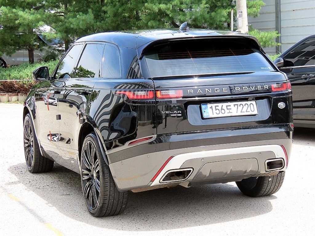 랜드로버 레인지로버 벨라 3.0 D300 R-다이나믹 HSE 이미지 3