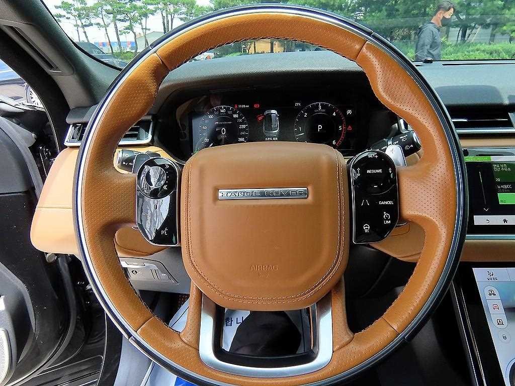 랜드로버 레인지로버 벨라 3.0 D300 R-다이나믹 HSE 이미지 8