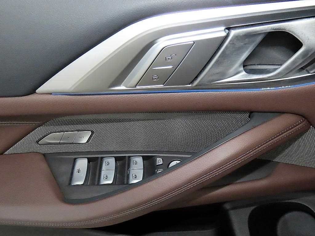 BMW 4시리즈 4시리즈 (G22) 420i 컨버터블 M 스포츠 이미지 16