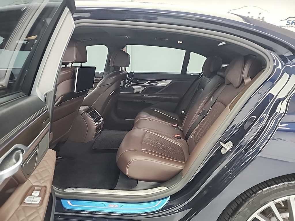 BMW 7시리즈 7시리즈 (G11) 730Ld xDrive 디자인 퓨어 엑설런스 이미지 12