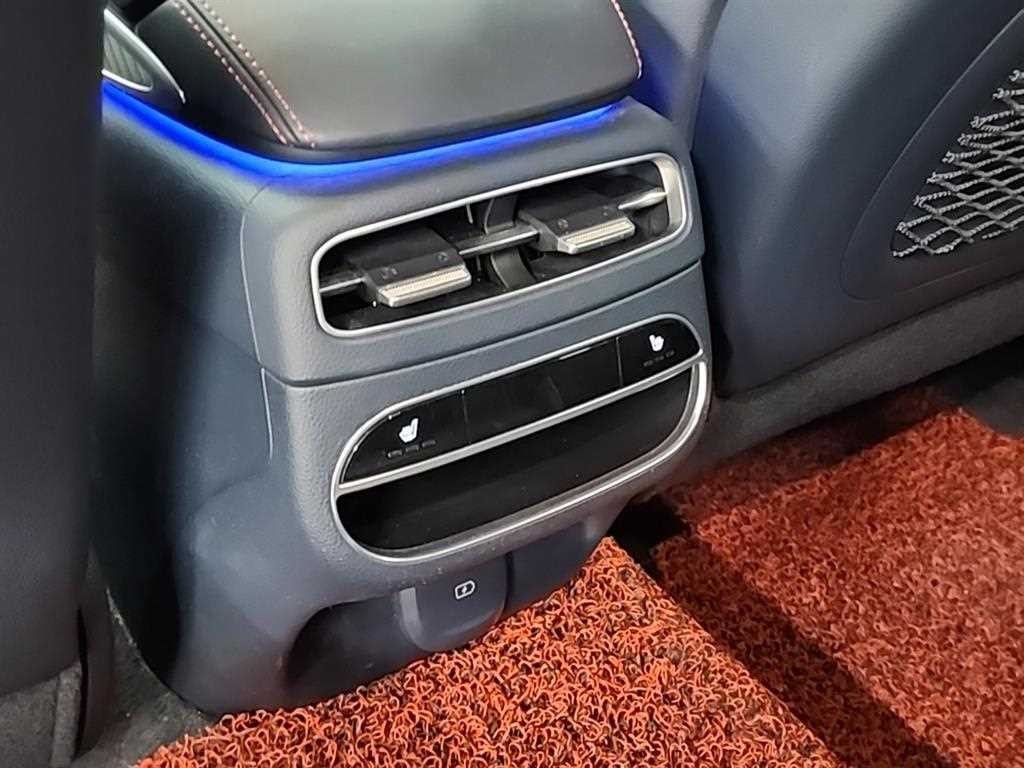 제네시스 GV70 2.5T 가솔린 2WD 스포츠 이미지 14