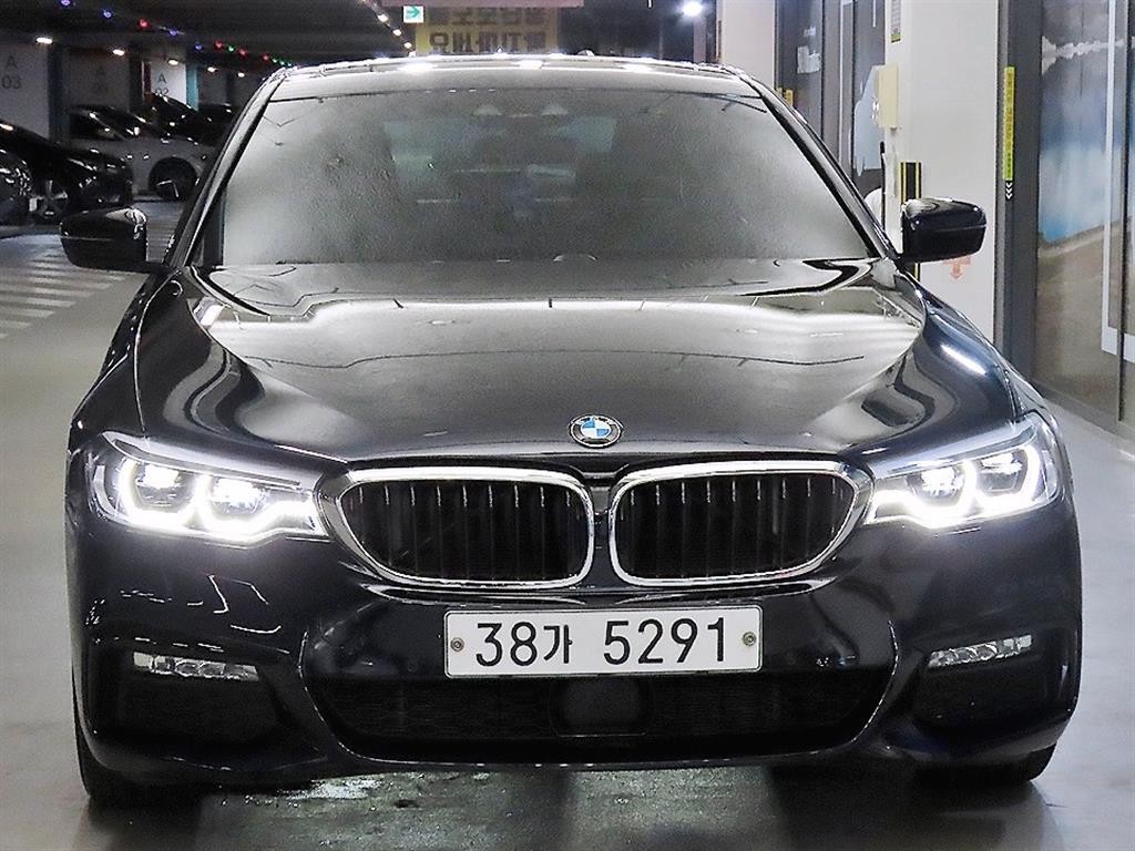 BMW 5시리즈 5시리즈 (G30) 530i M 스포츠 이미지 2