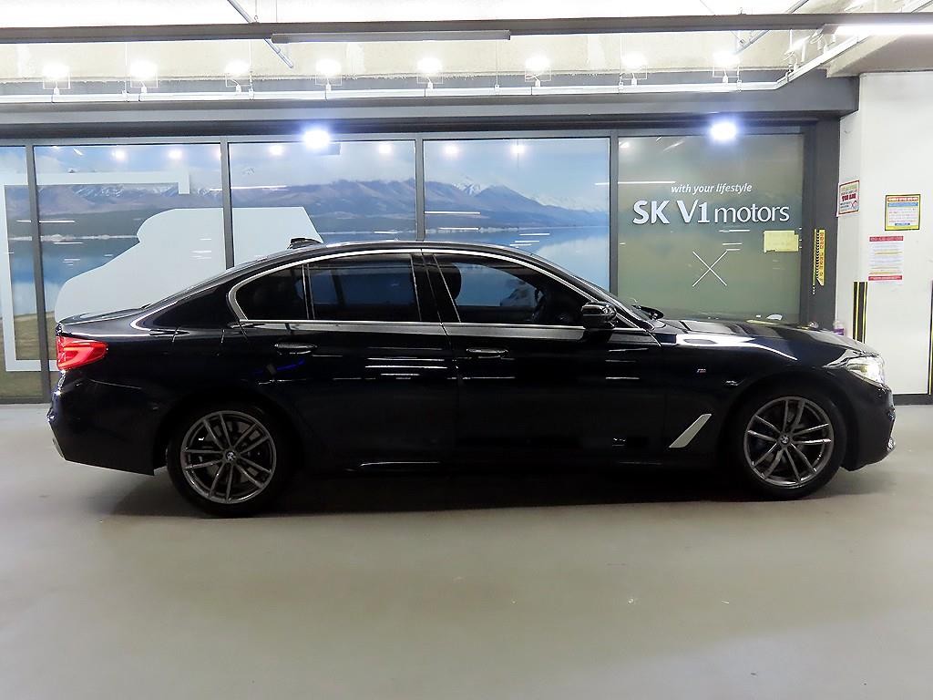 BMW 5시리즈 5시리즈 (G30) 530i M 스포츠 이미지 3