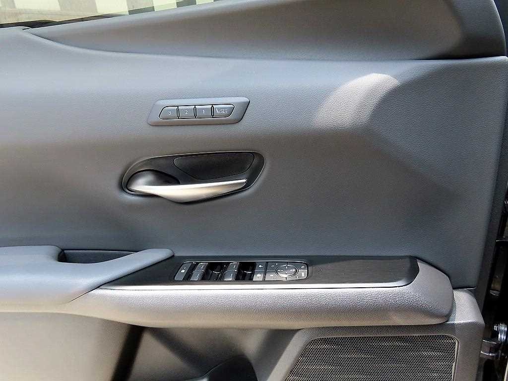 렉서스 UX UX 300h 2.0 F 스포츠 이미지 11