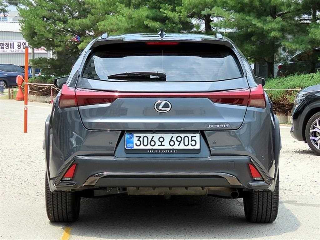 렉서스 UX UX 300h 2.0 F 스포츠 이미지 4