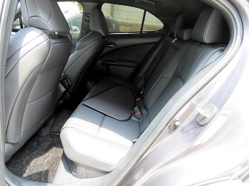 렉서스 UX UX 300h 2.0 F 스포츠 이미지 6