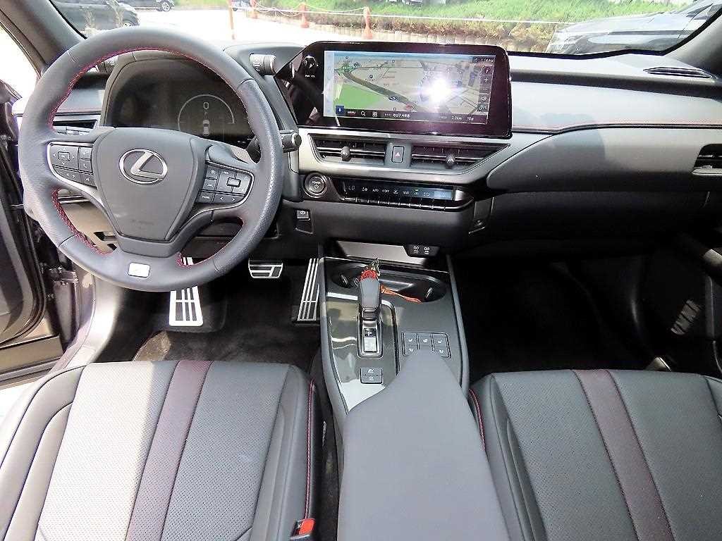 렉서스 UX UX 300h 2.0 F 스포츠 이미지 7