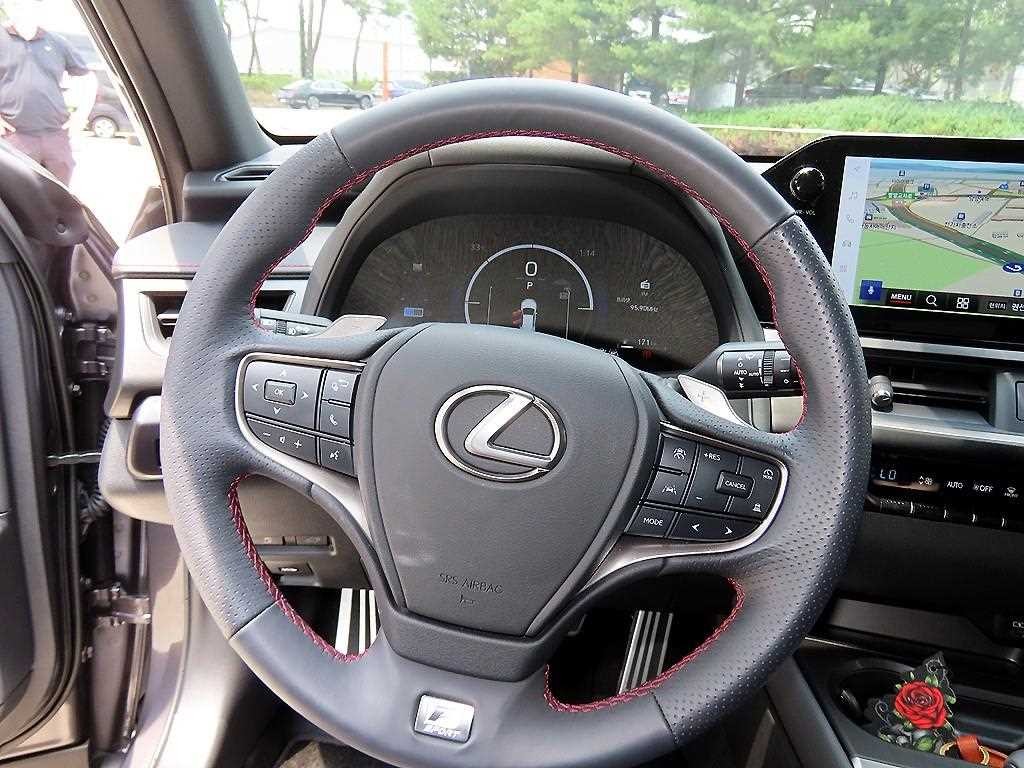 렉서스 UX UX 300h 2.0 F 스포츠 이미지 8