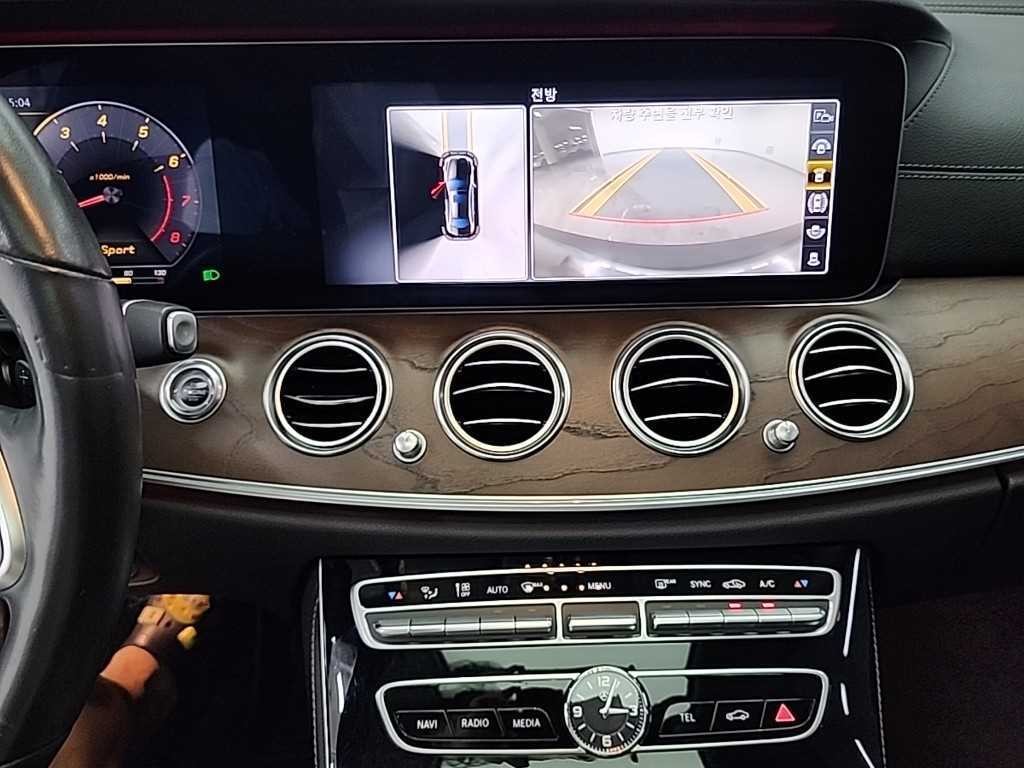 벤츠 E 클래스 E-클래스 W213 E300 4MATIC 익스클루시브 이미지 10