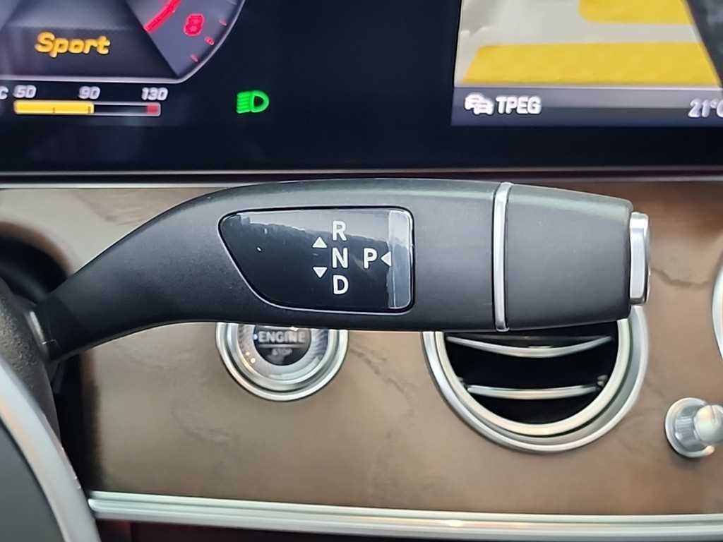 벤츠 E 클래스 E-클래스 W213 E300 4MATIC 익스클루시브 이미지 8