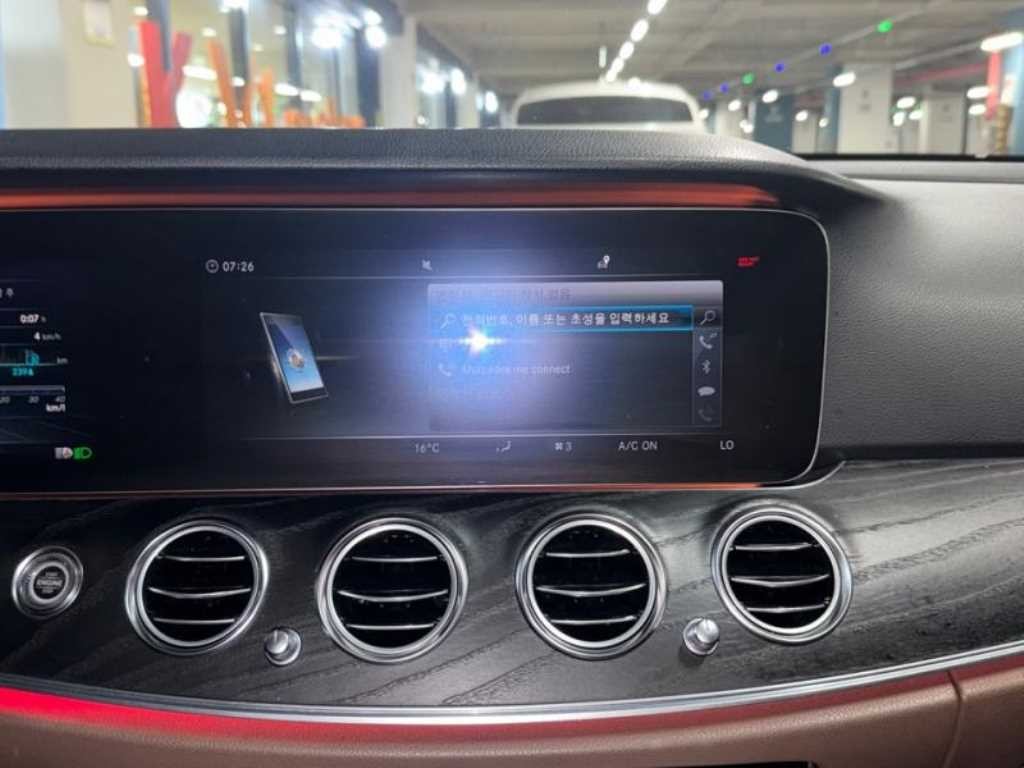 벤츠 E 클래스 E-클래스 W213 E300 4MATIC 아방가르드 이미지 11
