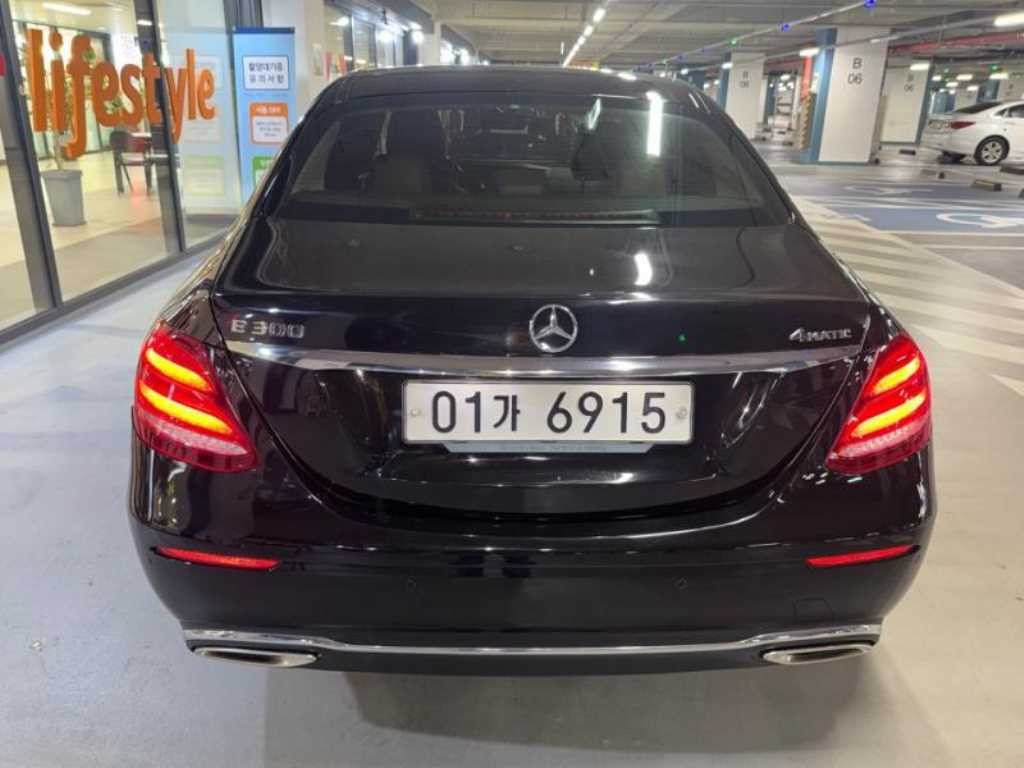 벤츠 E 클래스 E-클래스 W213 E300 4MATIC 아방가르드 이미지 5