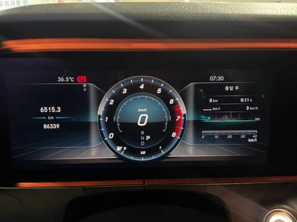 벤츠 E 클래스 E-클래스 W213 E300 4MATIC 아방가르드 이미지 9