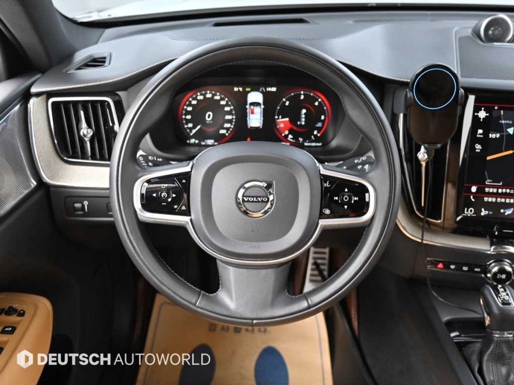 볼보 XC60 XC60(2세대) D5 AWD 인스크립션 이미지 13