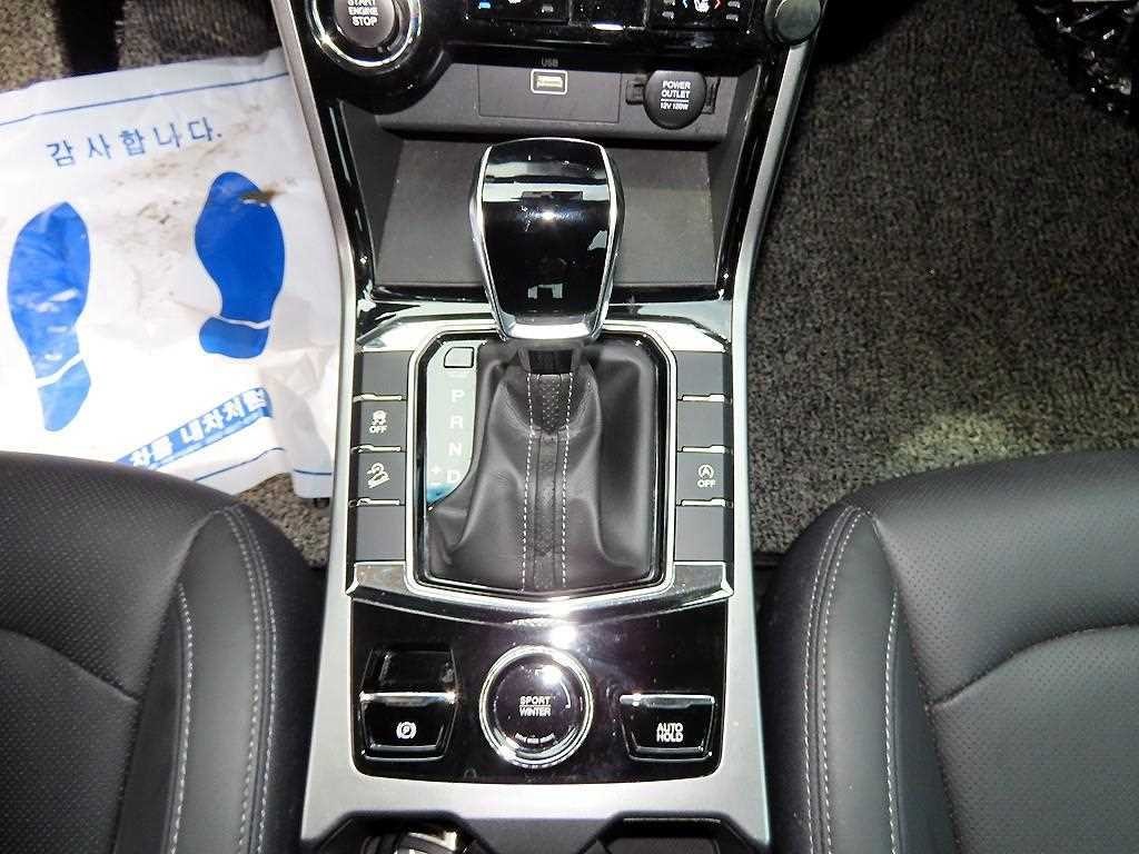 KG모빌리티(쌍용) 코란도 뷰티풀코란도 2WD 가솔린 1.5 C5 플러스 이미지 10