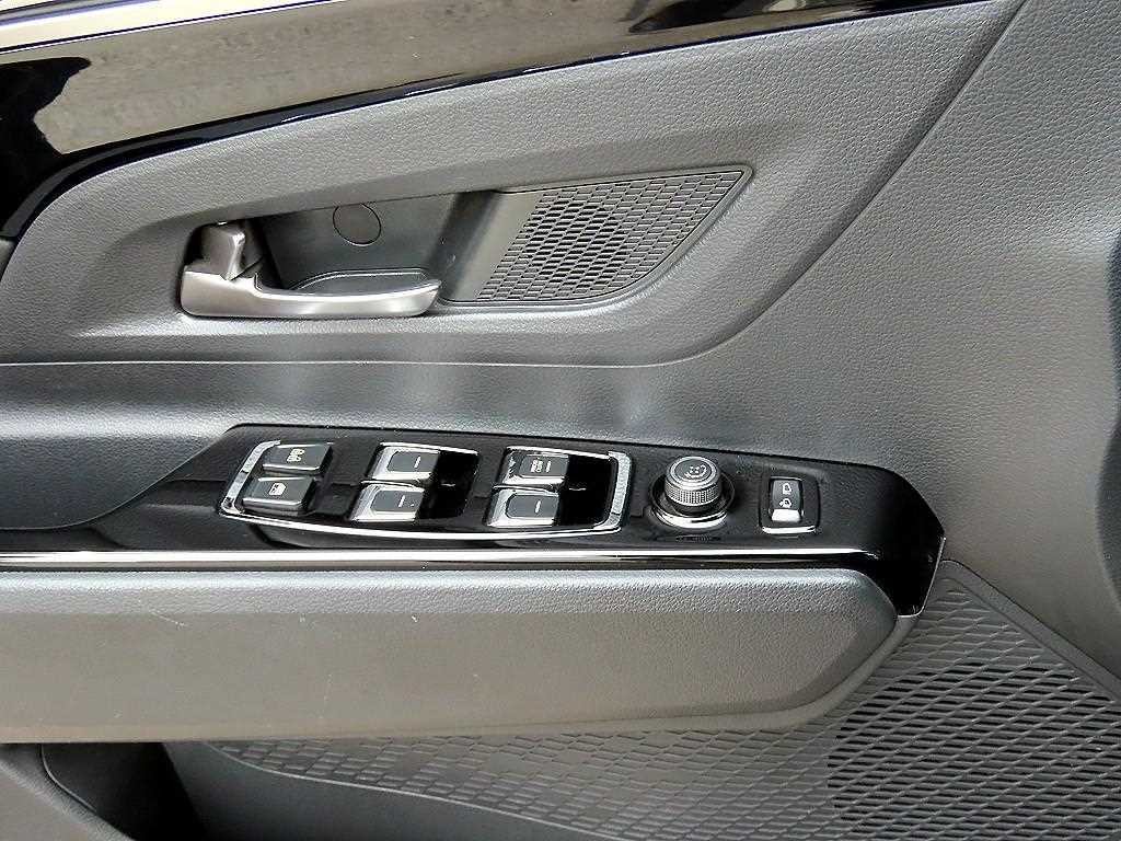 KG모빌리티(쌍용) 코란도 뷰티풀코란도 2WD 가솔린 1.5 C5 플러스 이미지 11