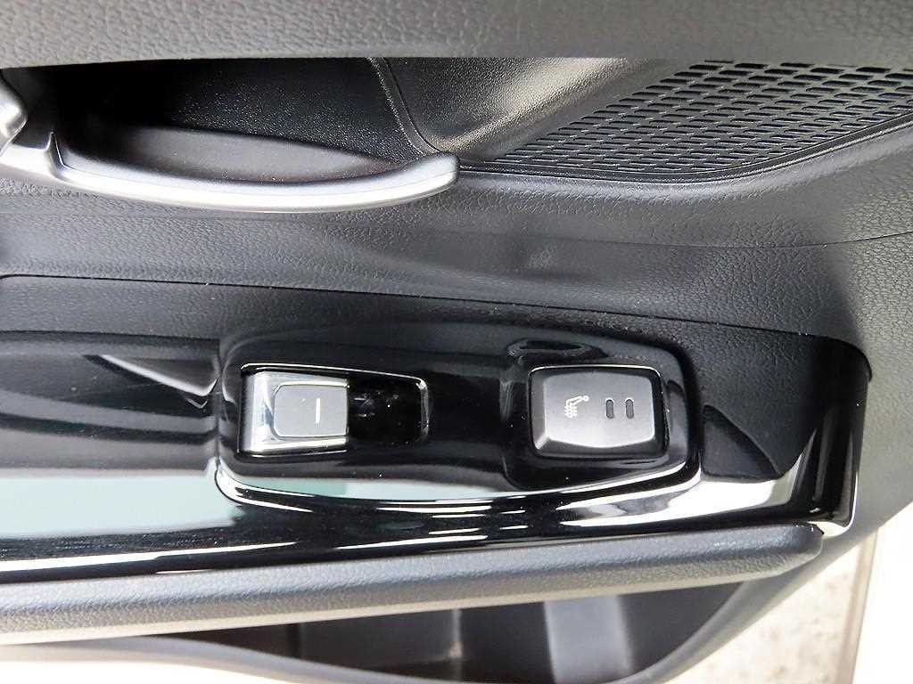 KG모빌리티(쌍용) 코란도 뷰티풀코란도 2WD 가솔린 1.5 C5 플러스 이미지 17