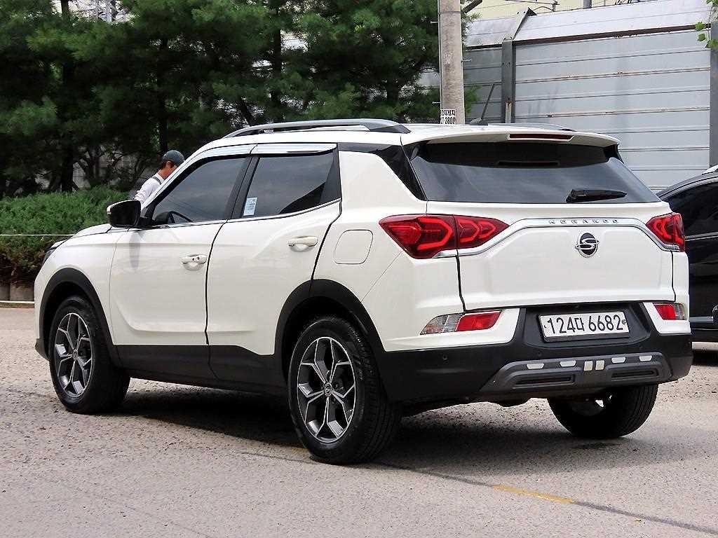 KG모빌리티(쌍용) 코란도 뷰티풀코란도 2WD 가솔린 1.5 C5 플러스 이미지 3