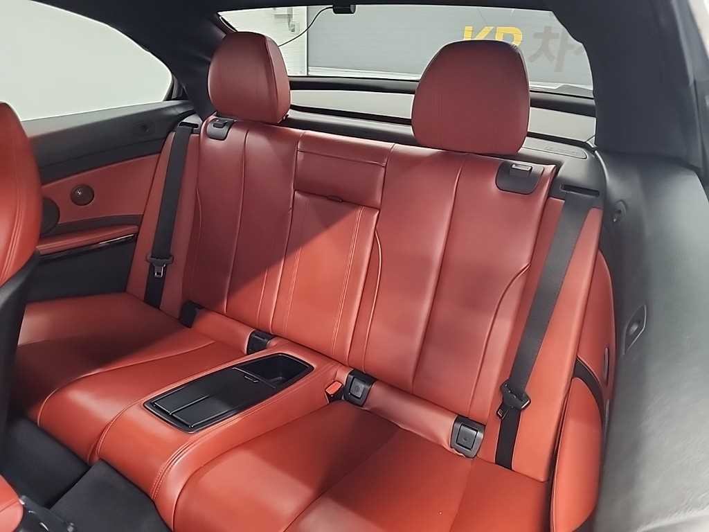 BMW 4시리즈 M4 (F82) 컨버터블 퍼포먼스 사일렌서 에디션 이미지 12