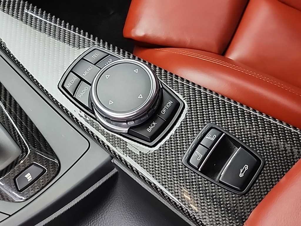 BMW 4시리즈 M4 (F82) 컨버터블 퍼포먼스 사일렌서 에디션 이미지 15