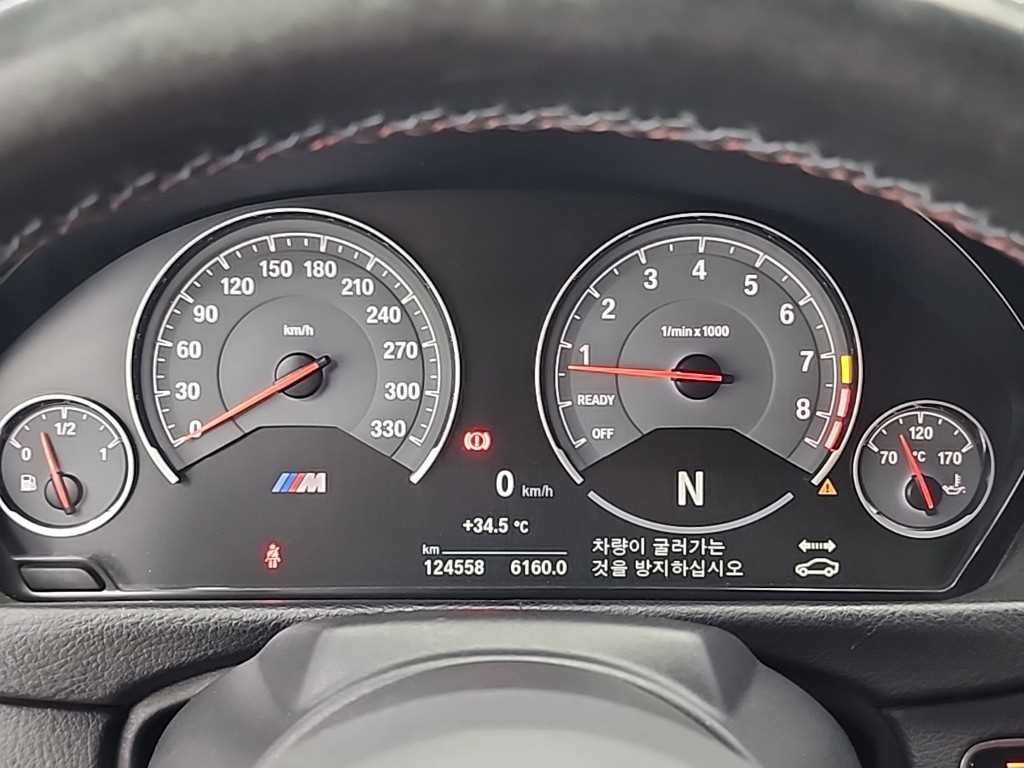 BMW 4시리즈 M4 (F82) 컨버터블 퍼포먼스 사일렌서 에디션 이미지 6