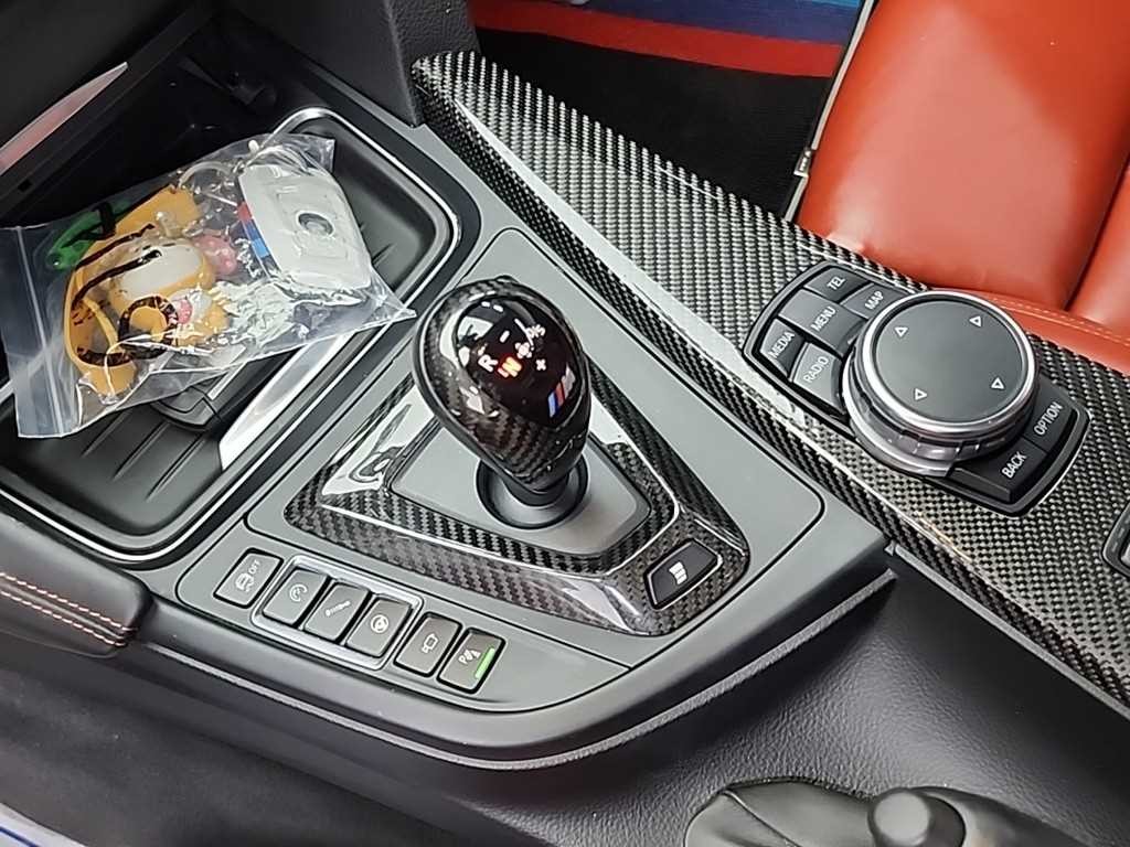 BMW 4시리즈 M4 (F82) 컨버터블 퍼포먼스 사일렌서 에디션 이미지 8