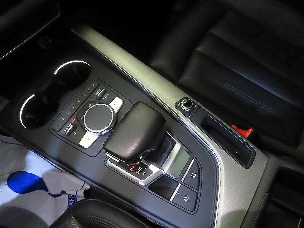아우디 A4 A4 (B9) 45 TFSI 콰트로 프리미엄 이미지 12