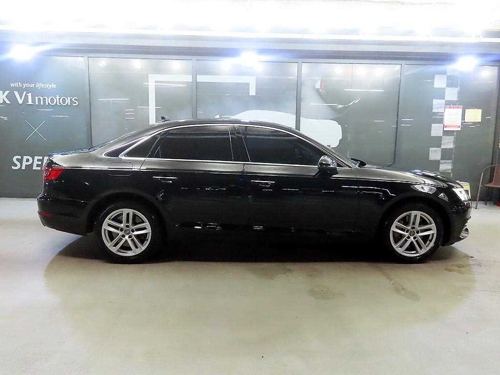 아우디 A4 A4 (B9) 45 TFSI 콰트로 프리미엄 이미지 3