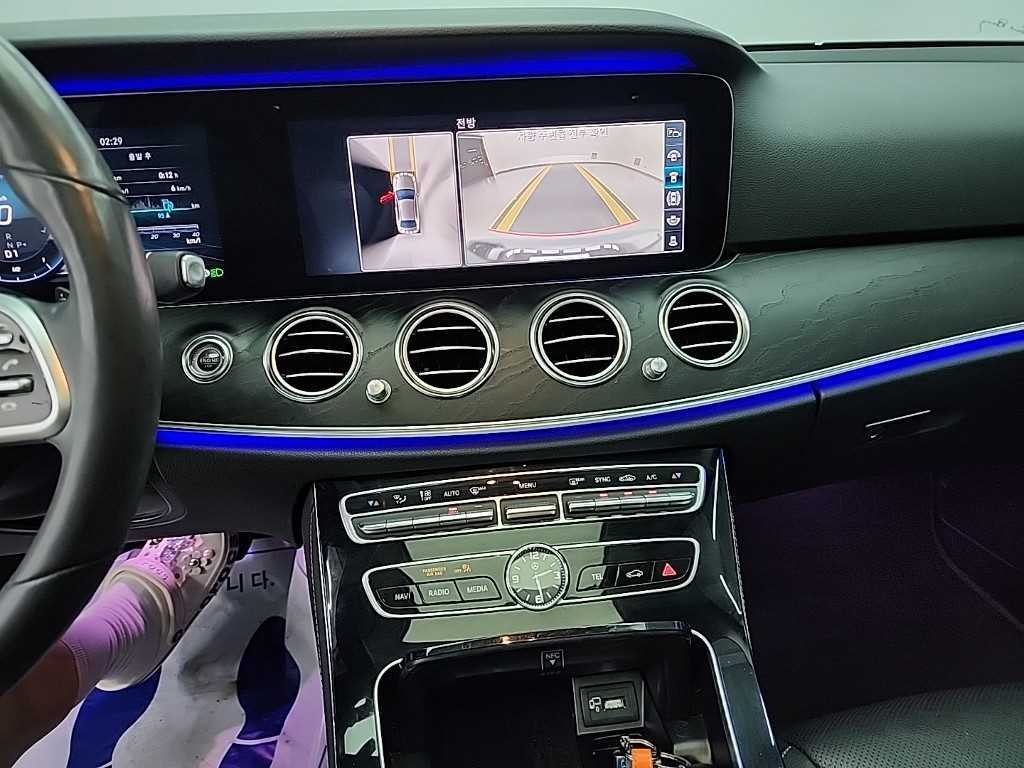 벤츠 E 클래스 E-클래스 W213 E300 아방가르드 이미지 10