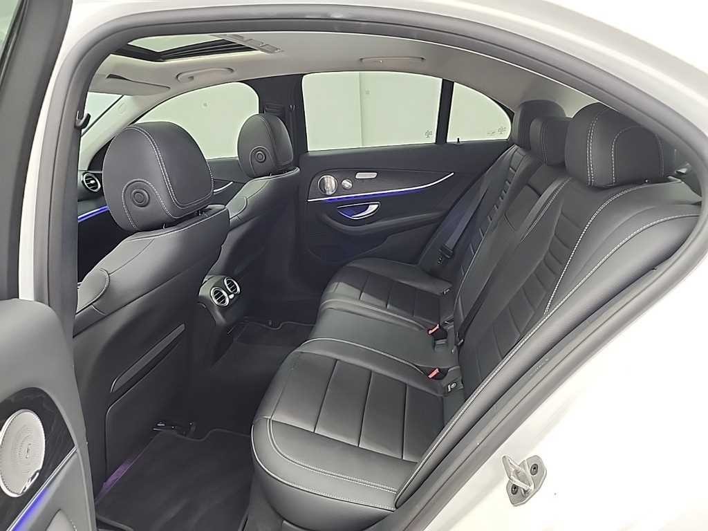 벤츠 E 클래스 E-클래스 W213 E300 아방가르드 이미지 12