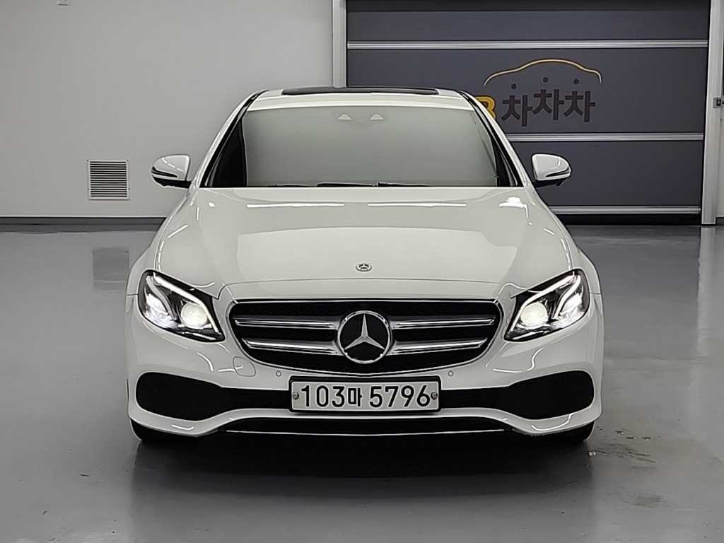 벤츠 E 클래스 E-클래스 W213 E300 아방가르드 이미지 2