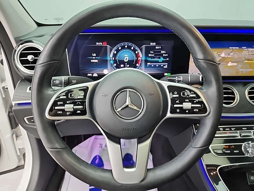 벤츠 E 클래스 E-클래스 W213 E300 아방가르드 이미지 9
