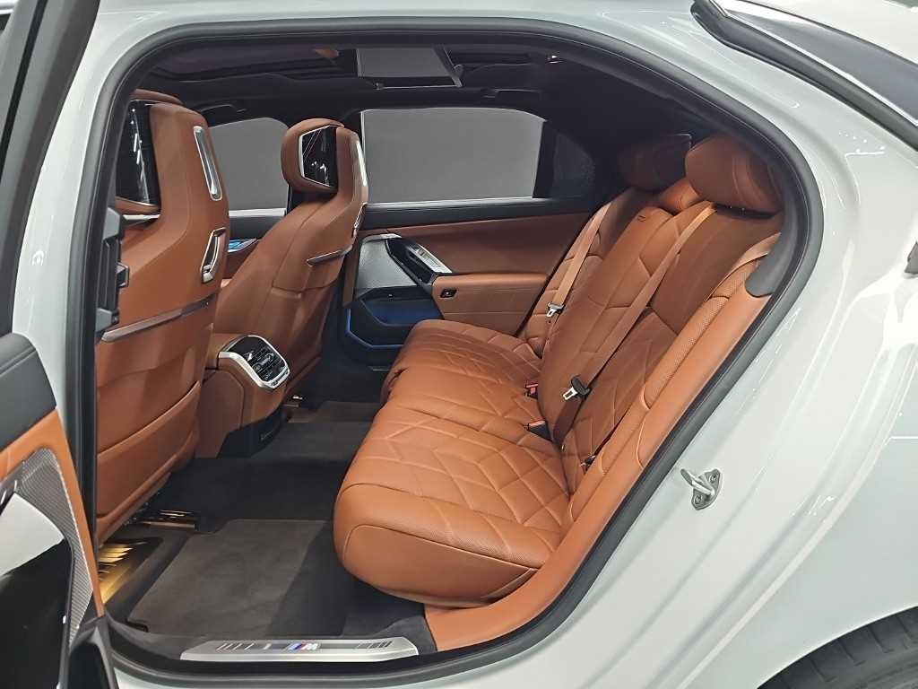 BMW 7시리즈 7시리즈 (G70) 740i xDrive M 스포츠 이미지 12