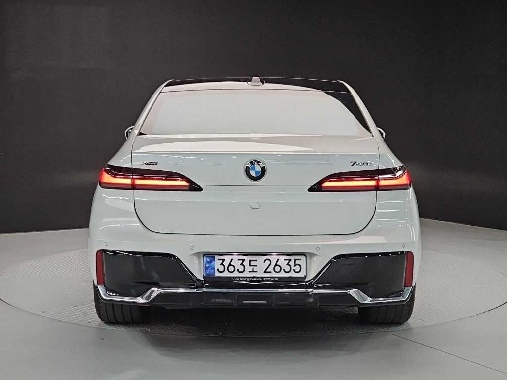 BMW 7시리즈 7시리즈 (G70) 740i xDrive M 스포츠 이미지 3