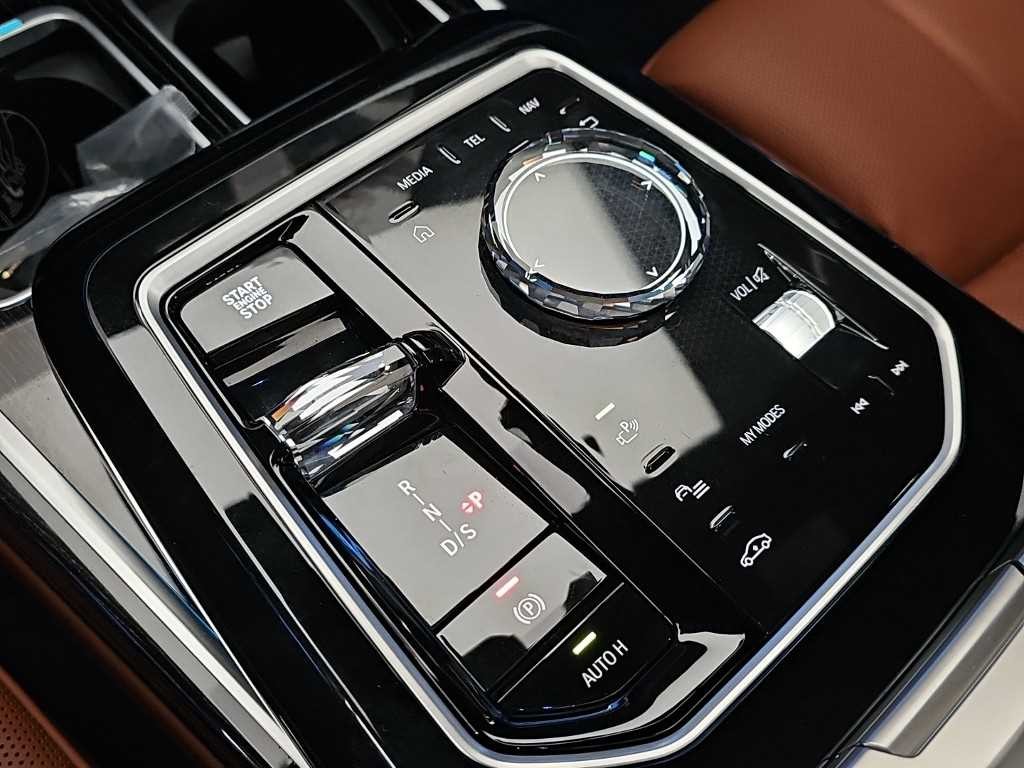 BMW 7시리즈 7시리즈 (G70) 740i xDrive M 스포츠 이미지 8