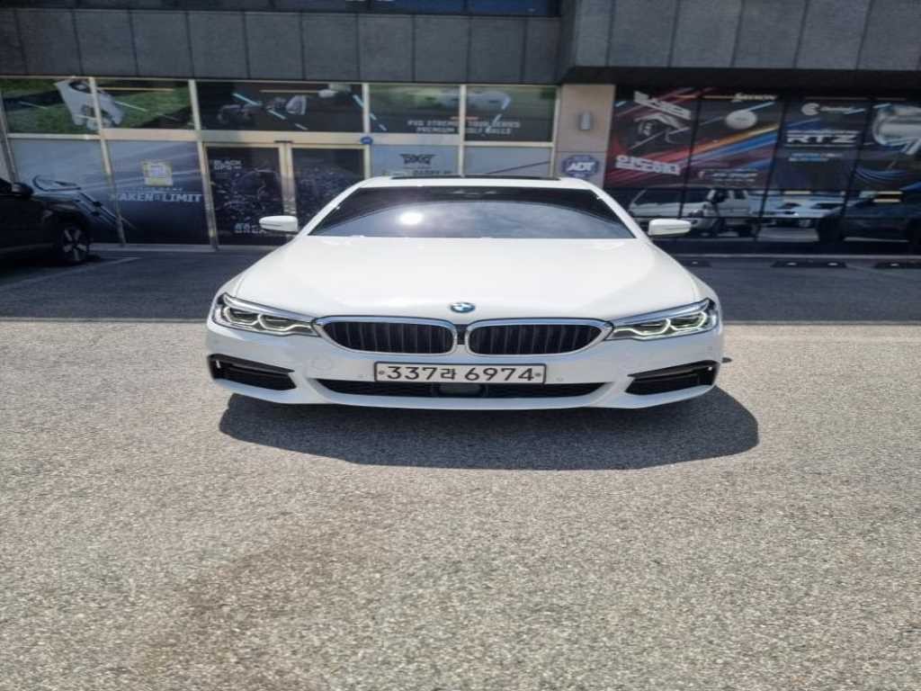 BMW 5시리즈 5시리즈 (G30) 530i xDrive M 스포츠 플러스 이미지 1