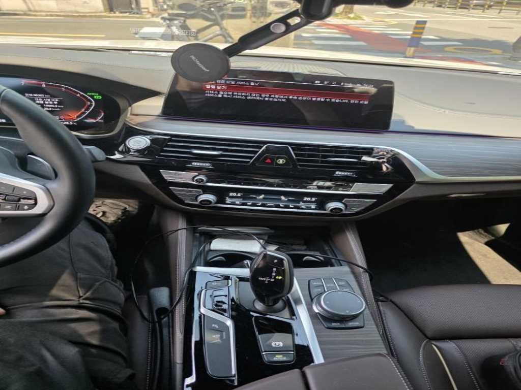 BMW 5시리즈 5시리즈 (G30) 530i xDrive M 스포츠 플러스 이미지 10